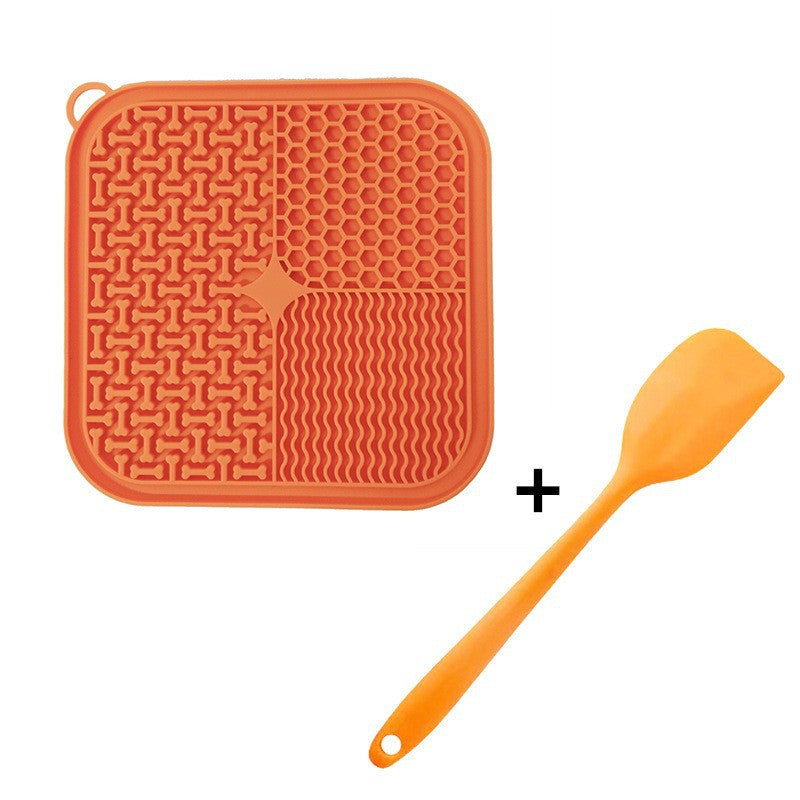 Dog lick mat with spatula – spread treats for extended calm